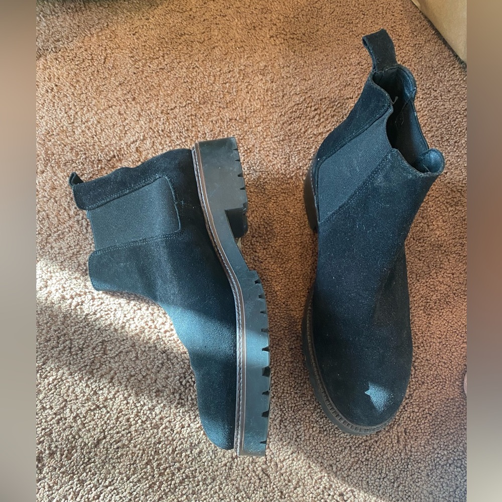 Suede boots